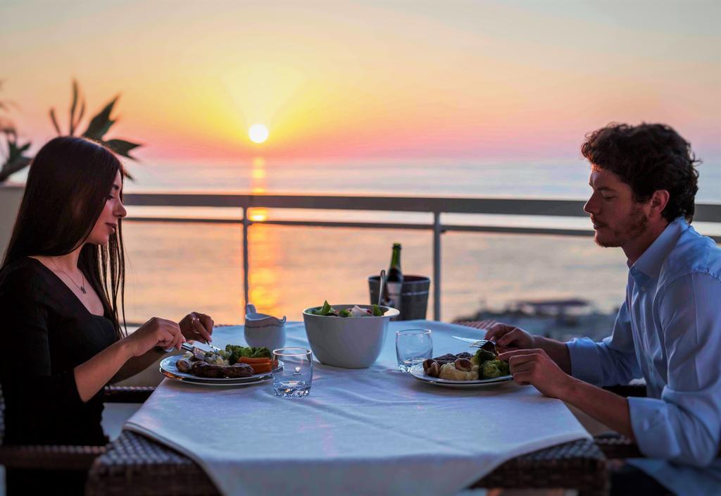 Lahoya Suites Beiroet Buitenkant foto