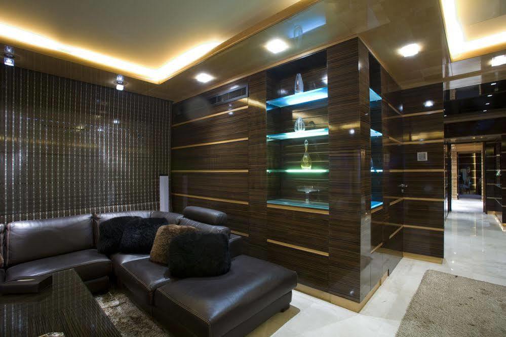 Lahoya Suites Beiroet Buitenkant foto