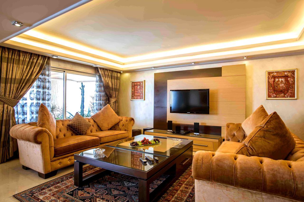 Lahoya Suites Beiroet Buitenkant foto