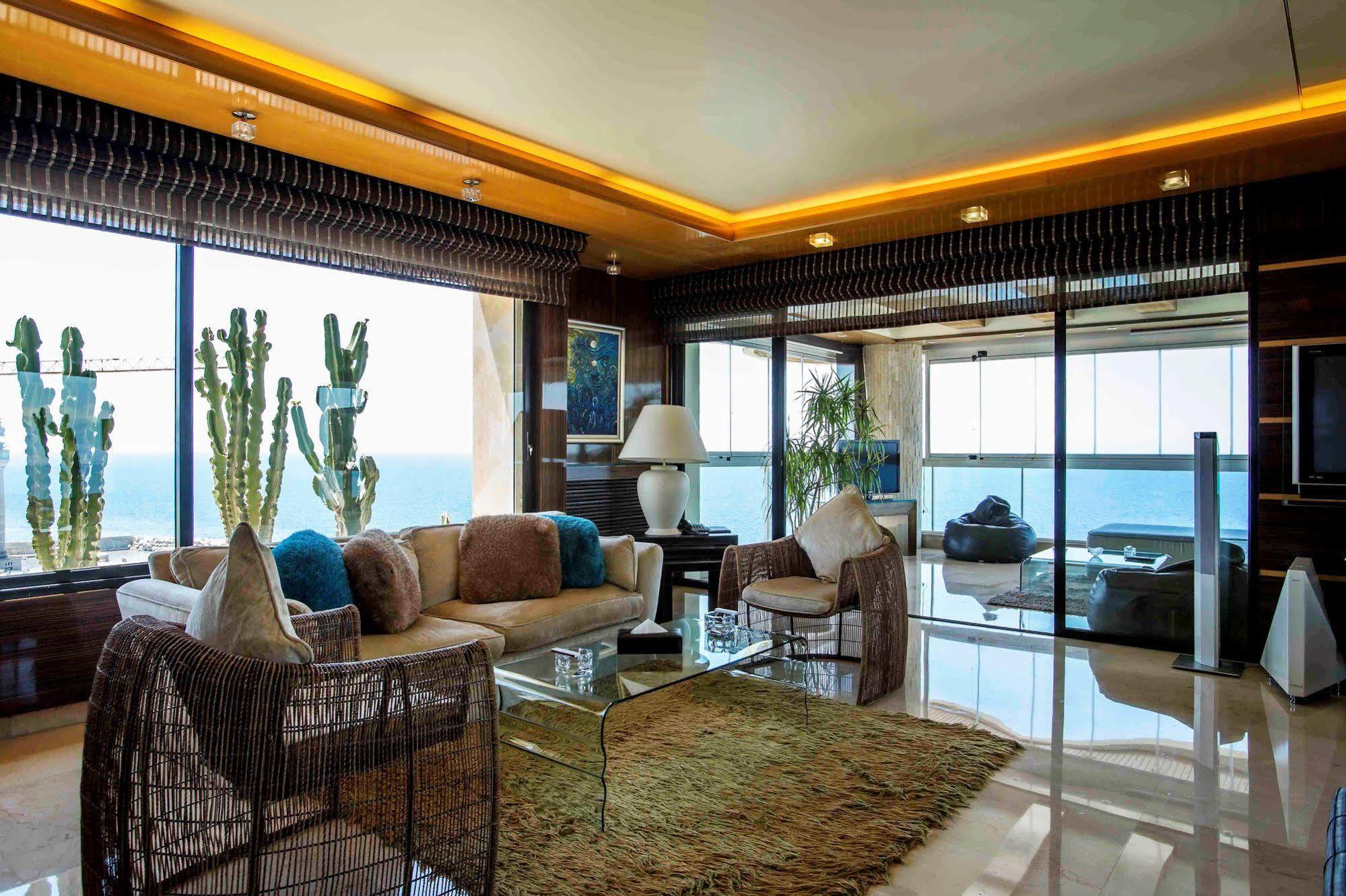 Lahoya Suites Beiroet Buitenkant foto