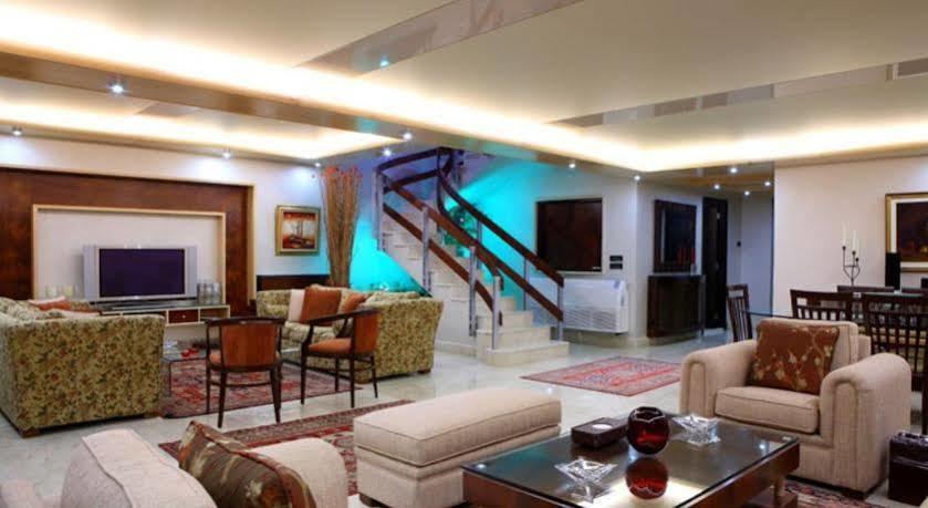 Lahoya Suites Beiroet Buitenkant foto
